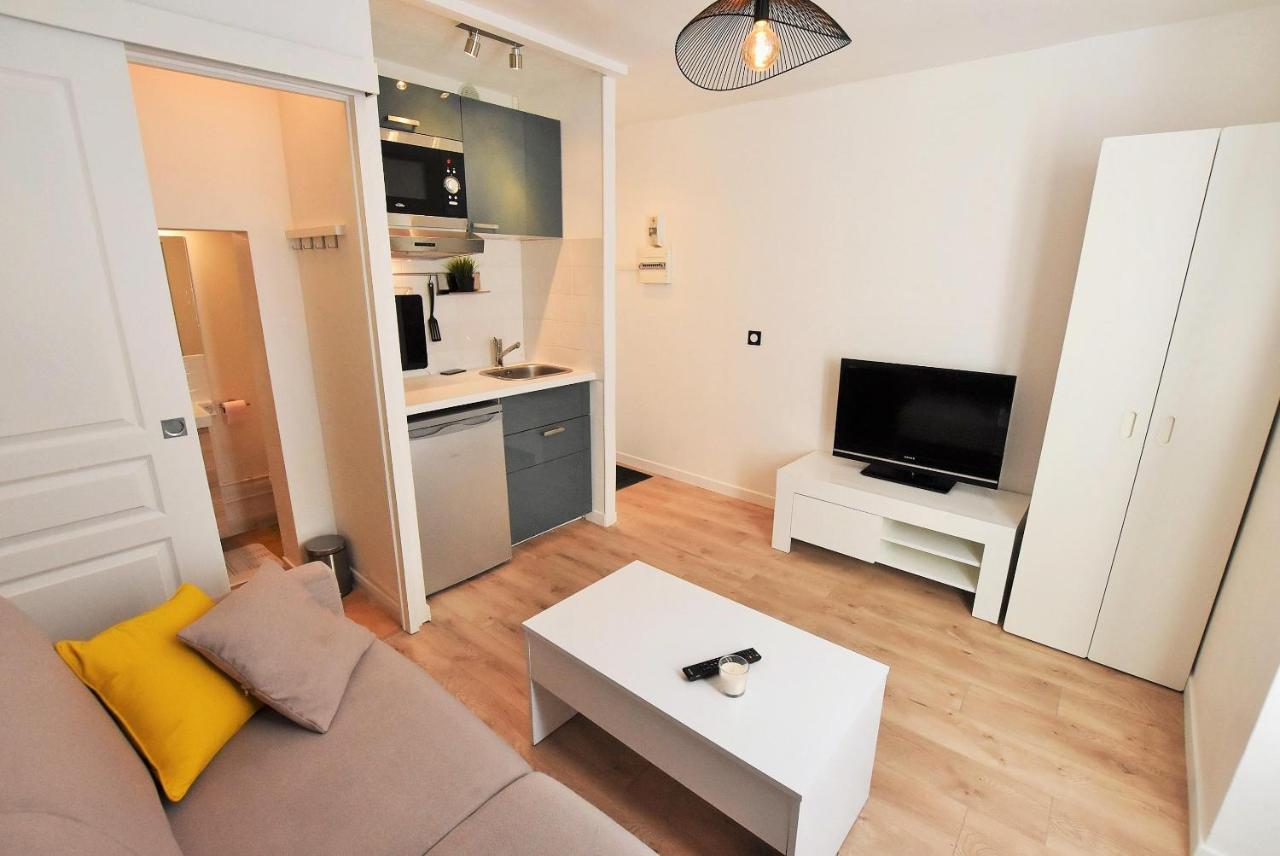 Appartement Au Coeur De La Ville De Taverny Exterior foto